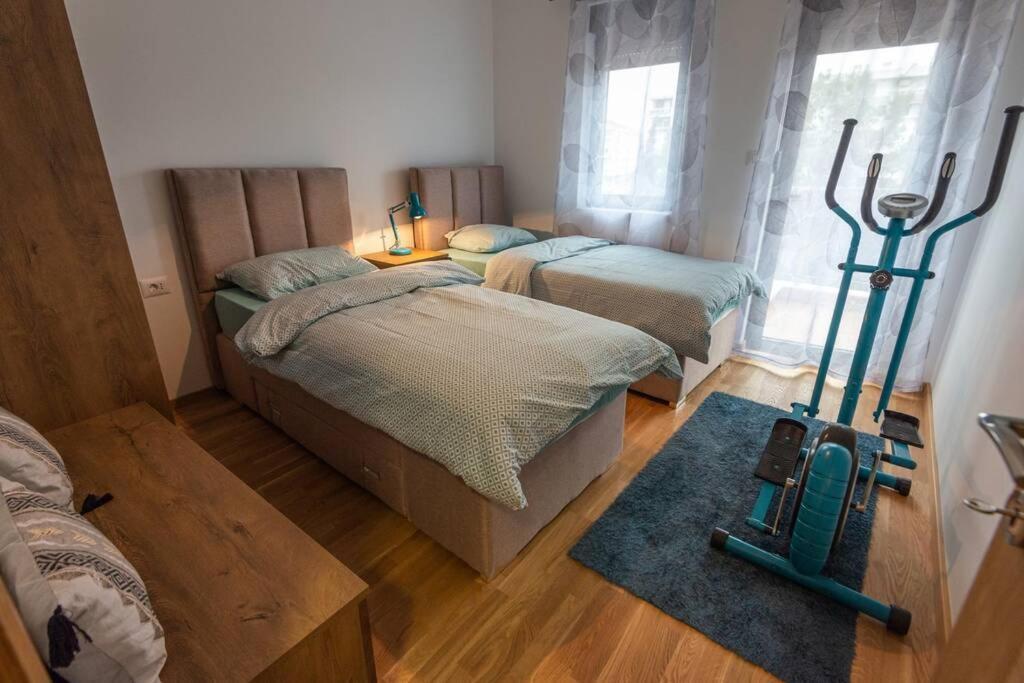 Modern, Bright And Cozy Apartment Подгорица Экстерьер фото